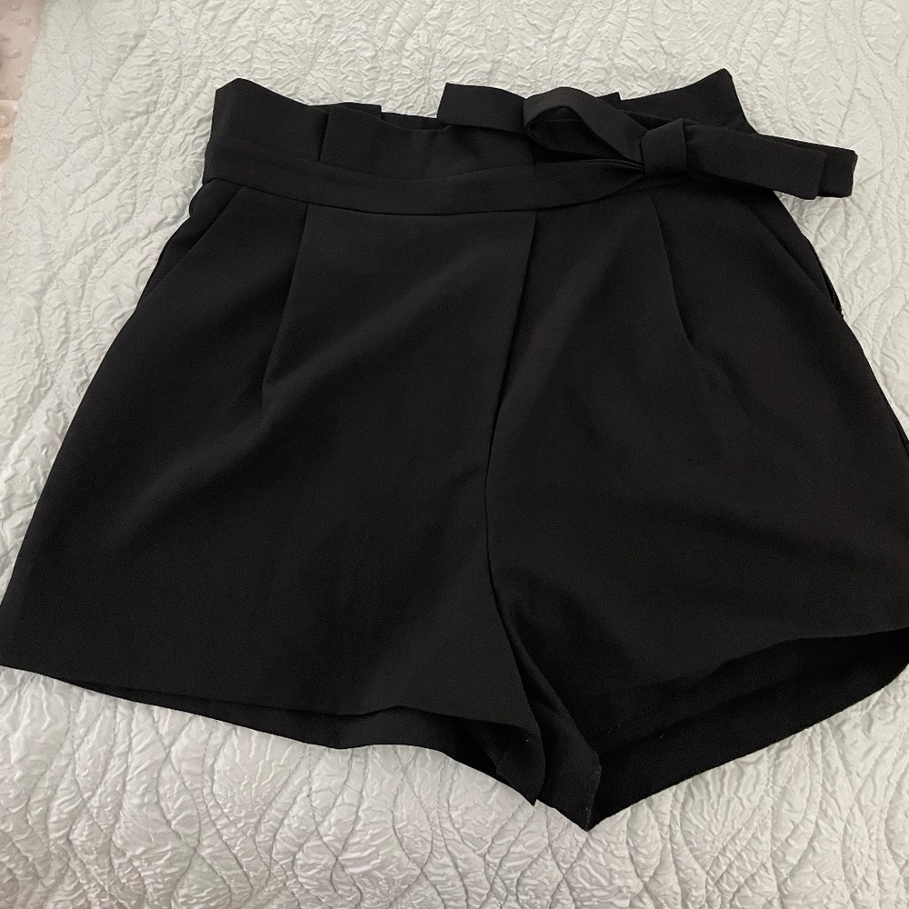 DO+BE Shorts